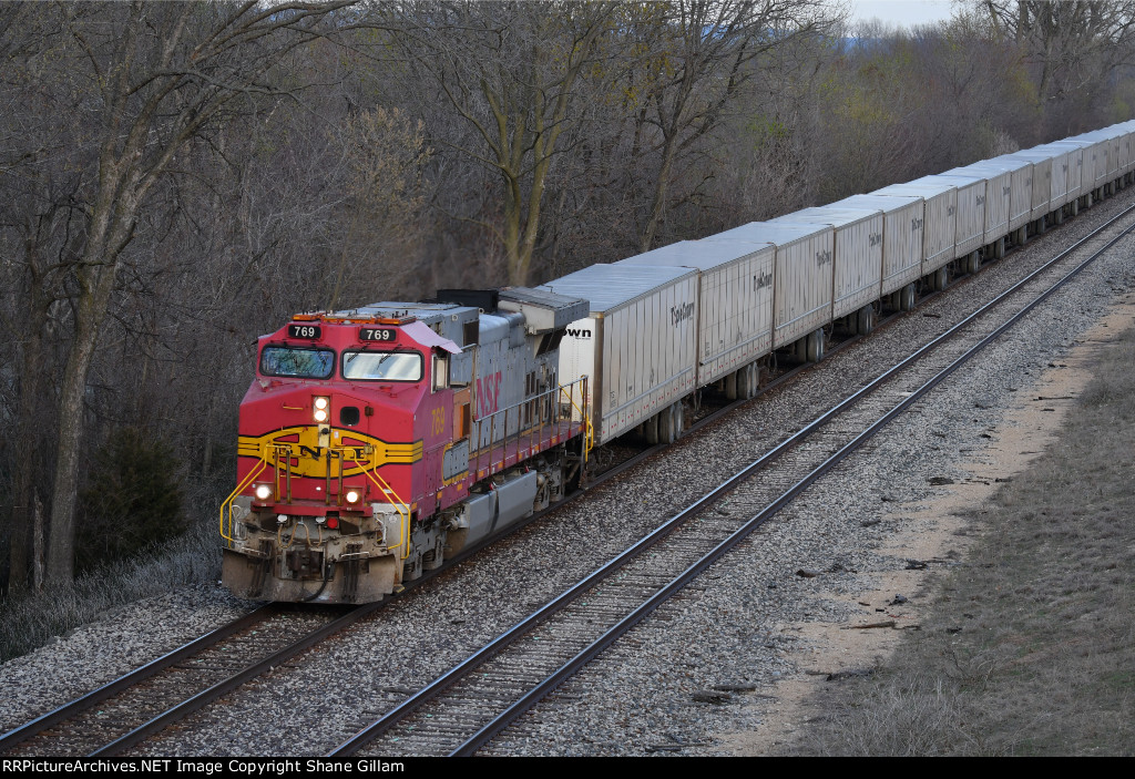 BNSF 769